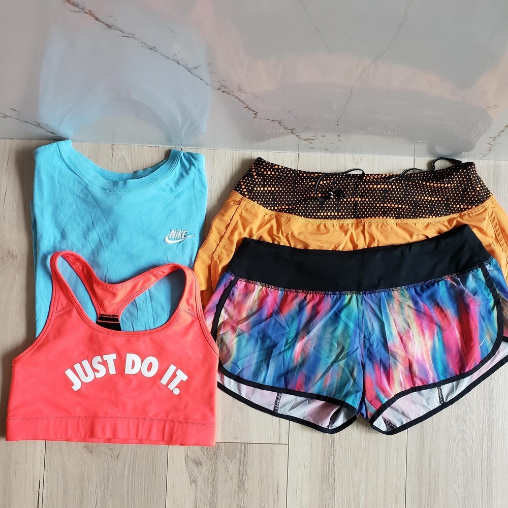 Nike Shorts Bundle Womens M 4 Piece Sports Bra Shirt Low Rise Running Gear Lot‎